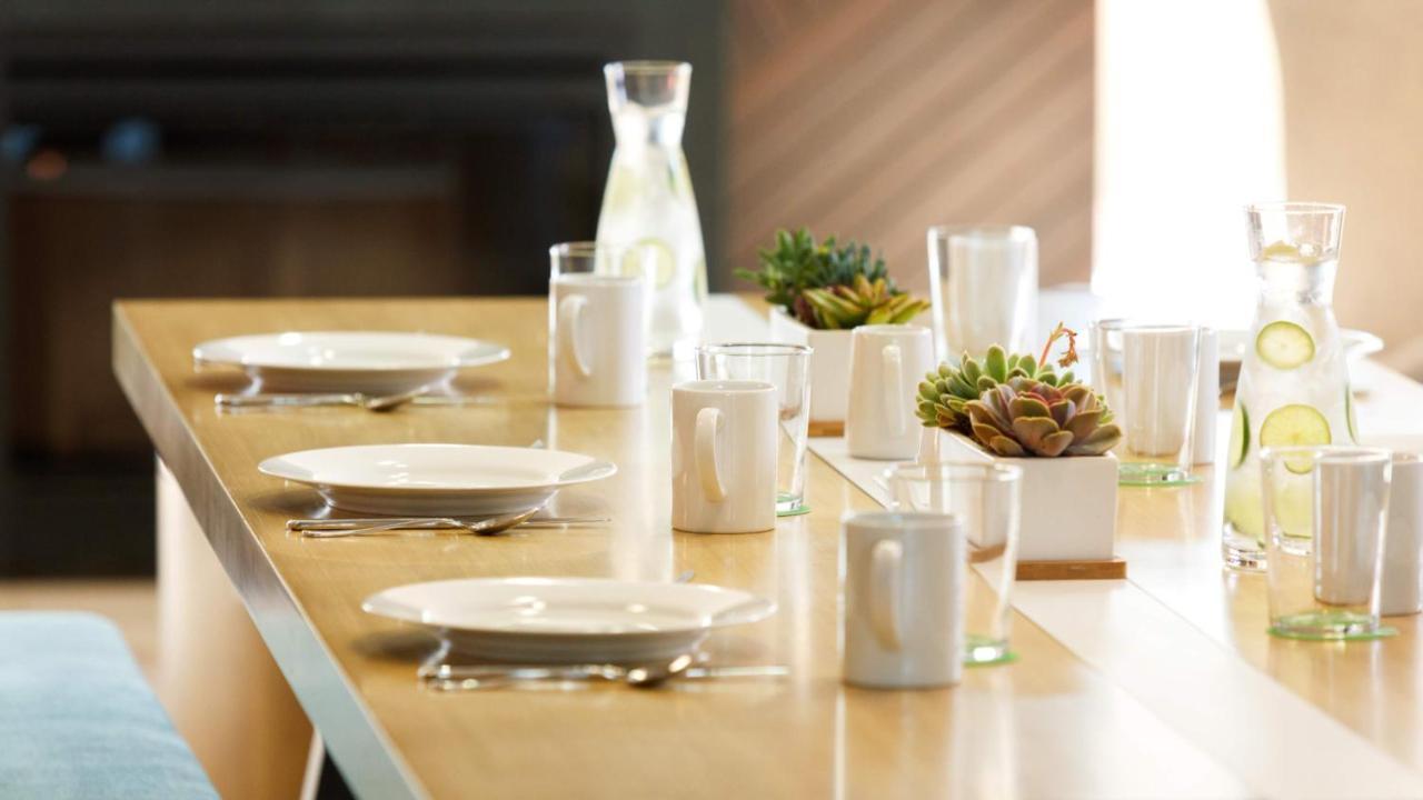 Holiday Inn & Suites Makati By Ihg Makati City Kültér fotó Tableware